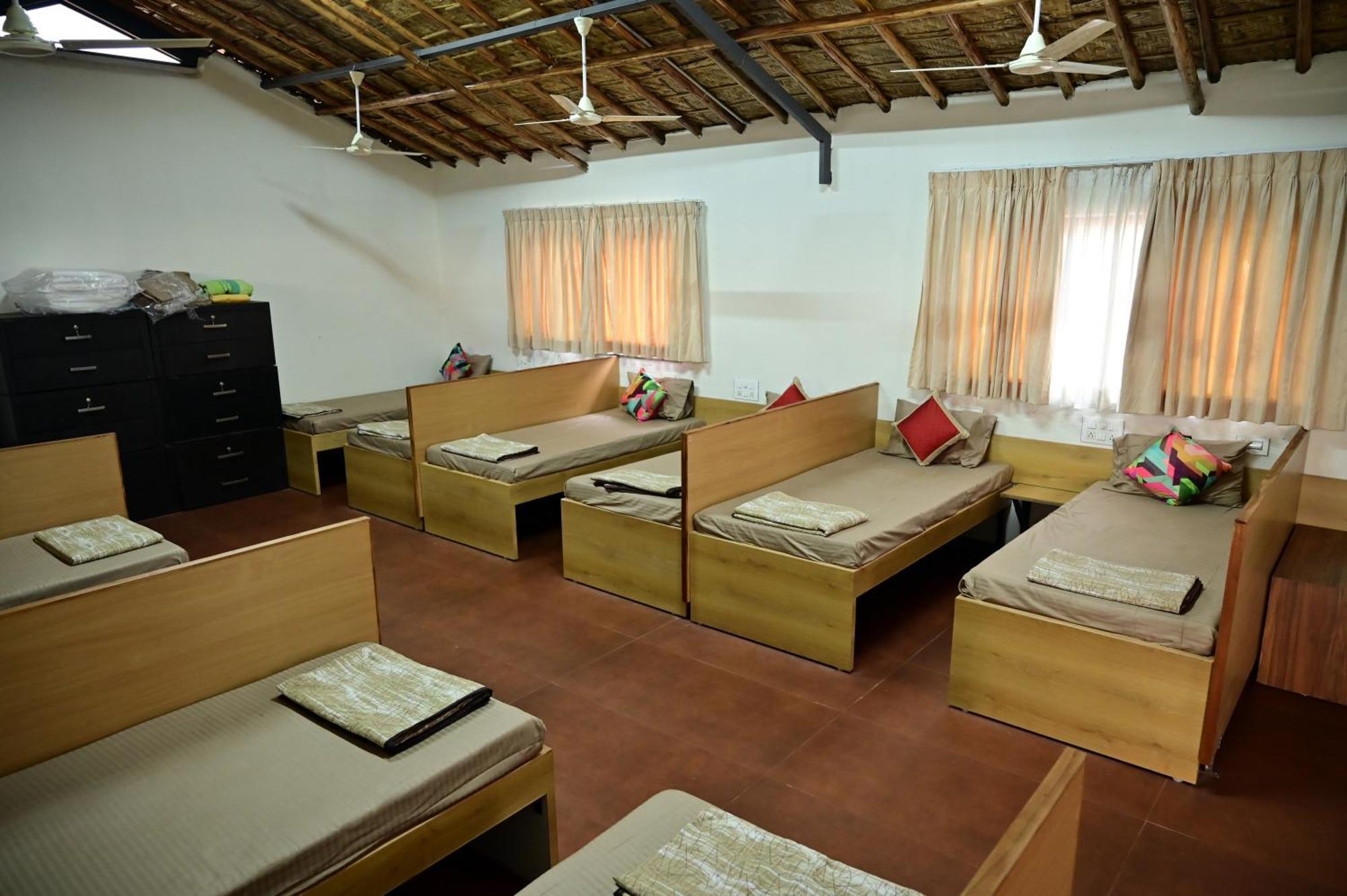 The Hampi Cafe Hotel Buitenkant foto